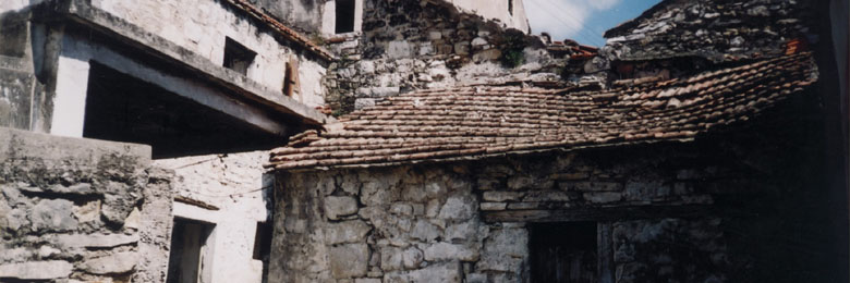 selo Pavasovici Skradin Hrvatska, village Pavasovici Skradin Croatia, Nacionalni park Krka, river Krka National Park